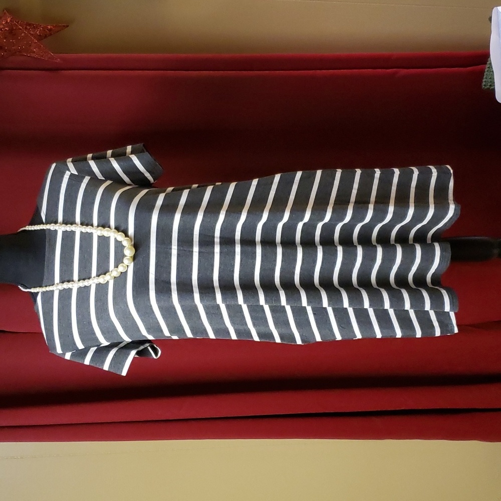 NWOT Yelete womens striped dress with faux pearl necklace